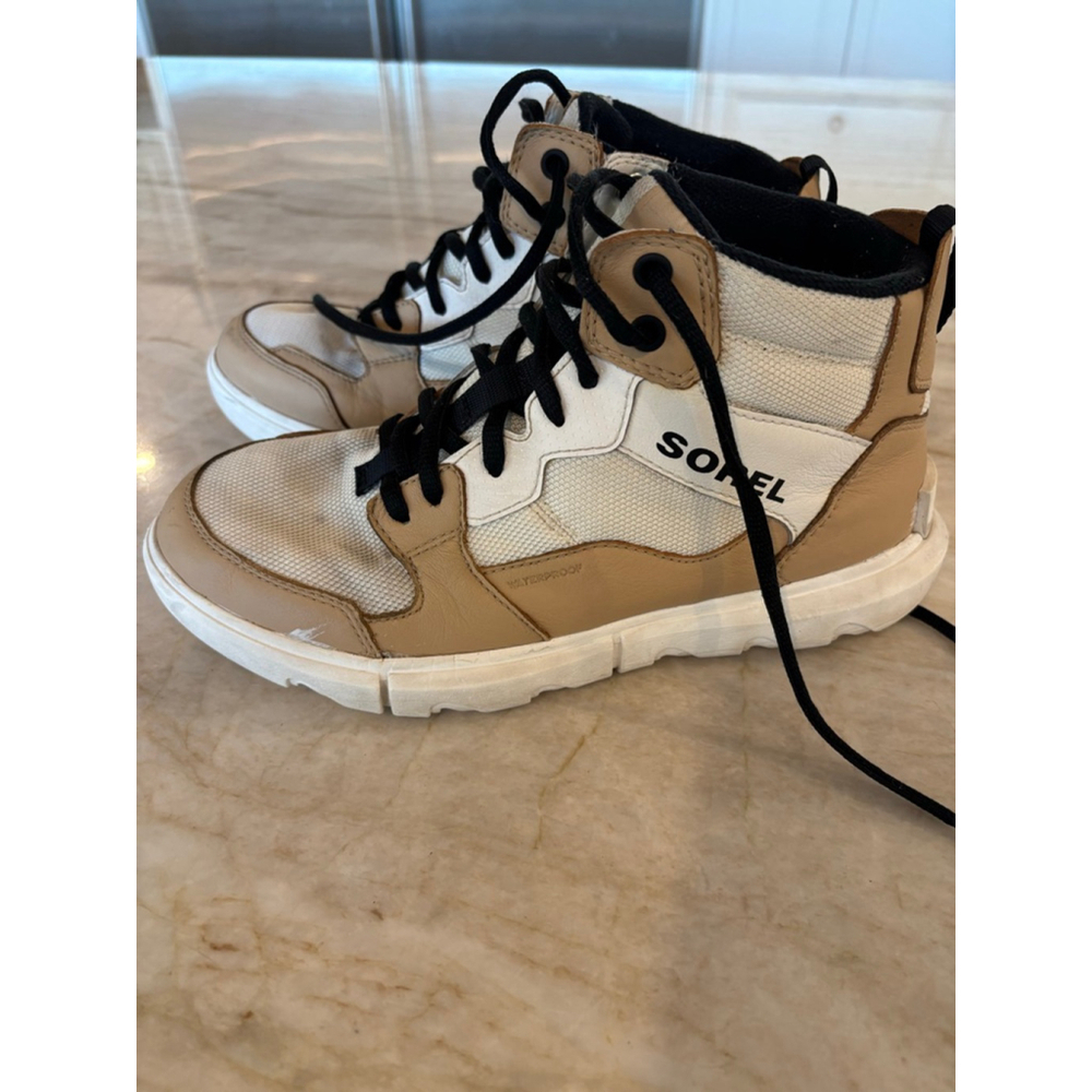 Women's Sorel Explorer II Athletic Shoes Size 9 Beige and White